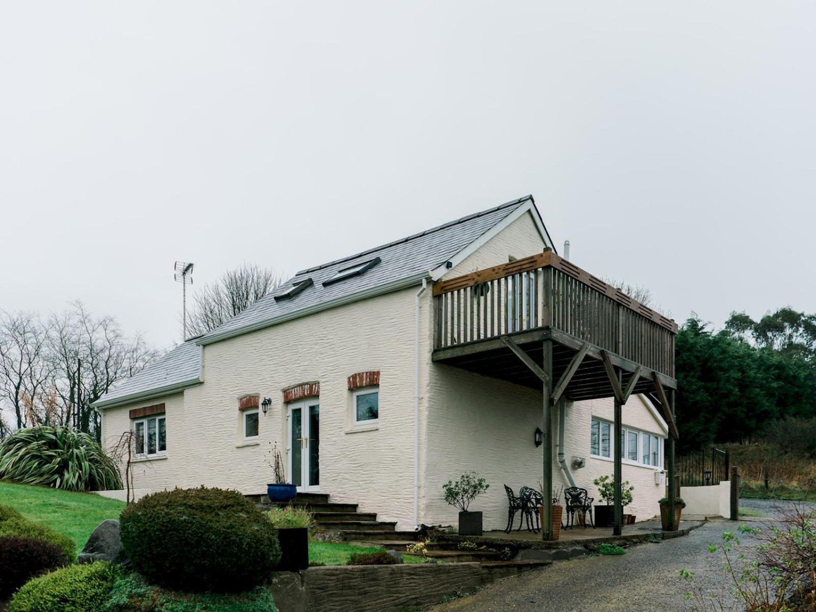 Pass The Keys Peaceful & Coastal 2 Bedroom Cottage Cardigan Kültér fotó