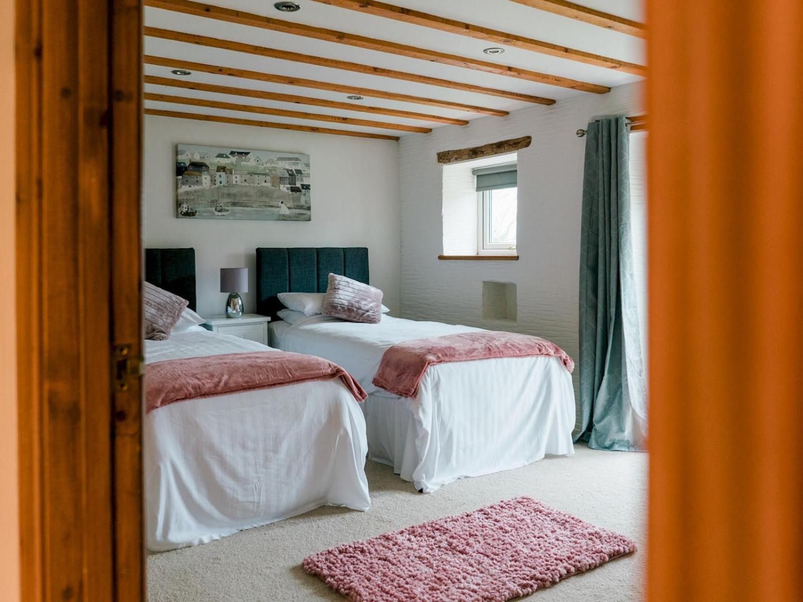 Pass The Keys Peaceful & Coastal 2 Bedroom Cottage Cardigan Kültér fotó